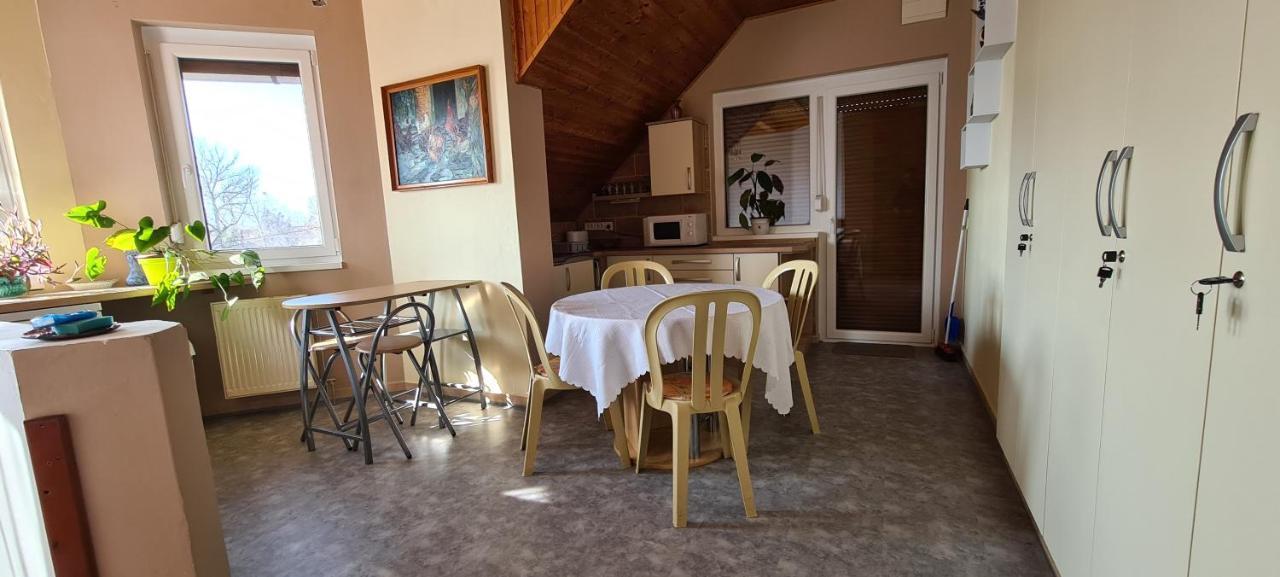 Hajas Familia Kiado Szobak Balatonmáriafürdő Eksteriør bilde
