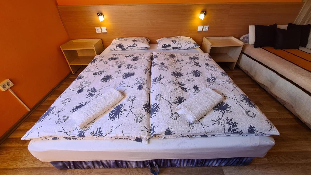 Hajas Familia Kiado Szobak Balatonmáriafürdő Eksteriør bilde